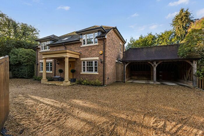 4 Bedroom Detached House For Sale In Woolmer Lane, Bramshott, GU30