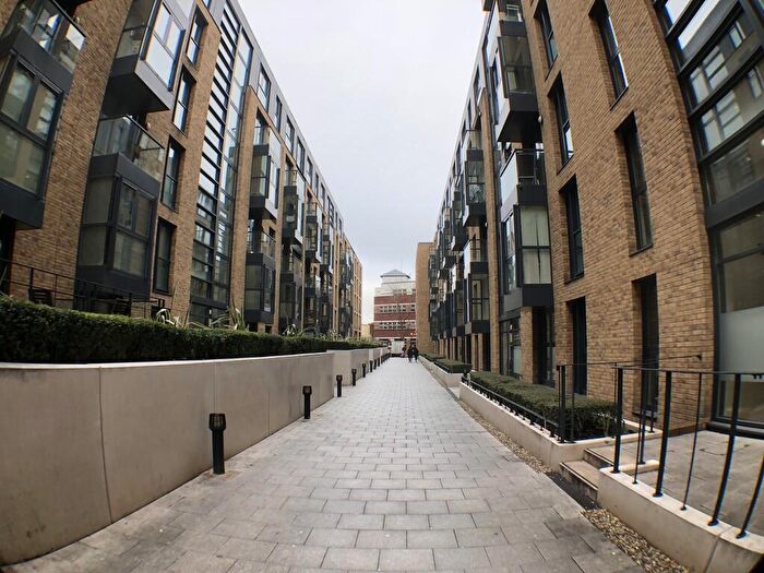 Apartment To Rent In St Johns Walk, B5