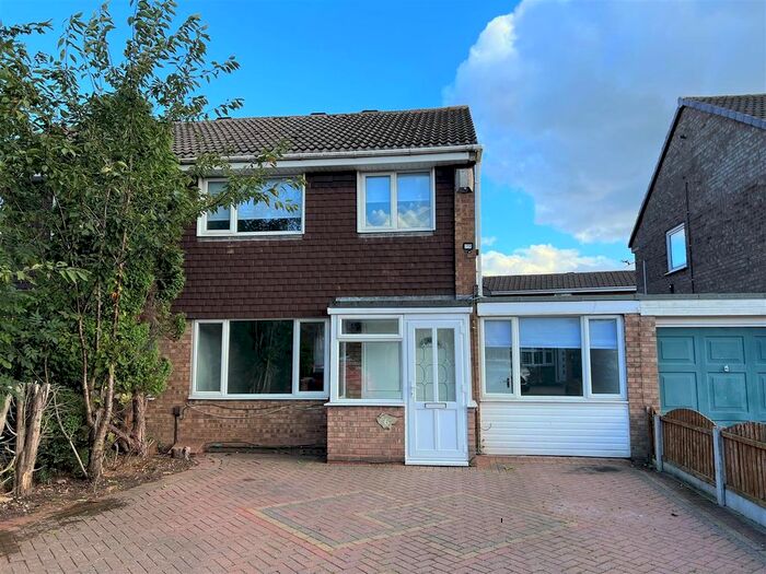 3 Bedroom Property To Rent In Druid Park Road, Willenhall, WV12