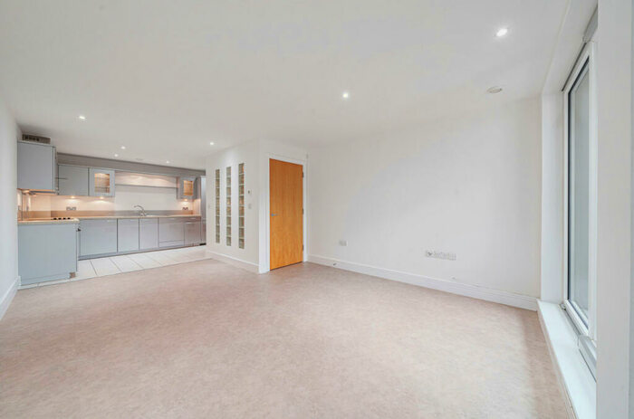 2 Bedroom Apartment To Rent In Sherman Road, Bromley, BR1