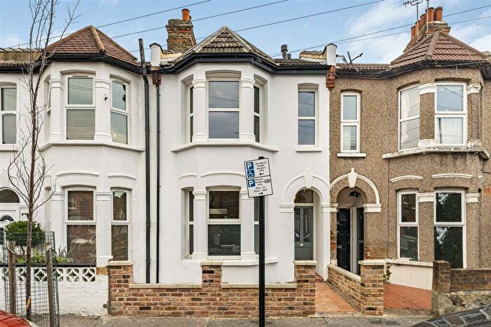 5 Bedroom Terraced House To Rent In Brooke Road, Walthamstow, London, E17