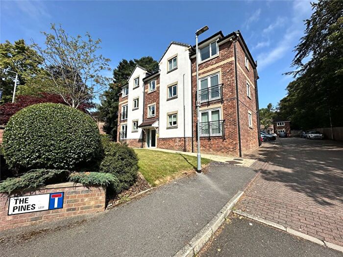 2 Bedroom Flat To Rent In The Pines, Leeds, West Yorkshire, LS17