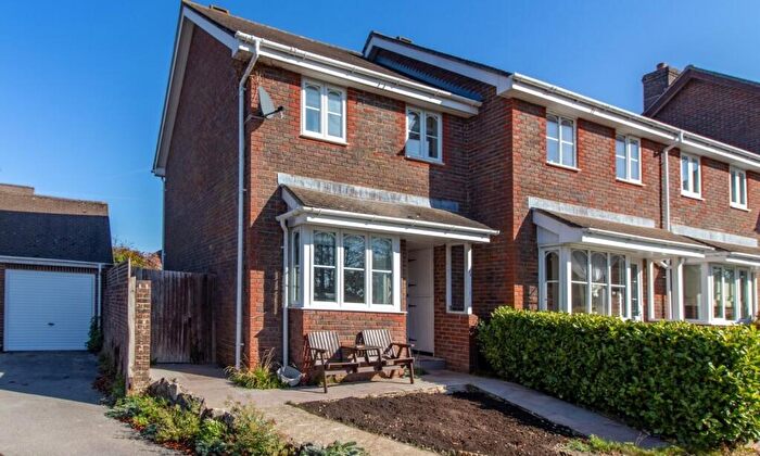 2 Bedroom End Of Terrace House To Rent In Lindley Gardens, Alresford, Hampshire, SO24
