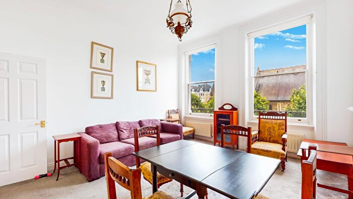 2 Bedroom Flat To Rent In Redcliffe Square, London, SW10