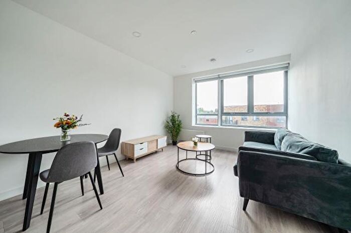 1 Bedroom Apartment To Rent In Market Street, Bracknell, RG12