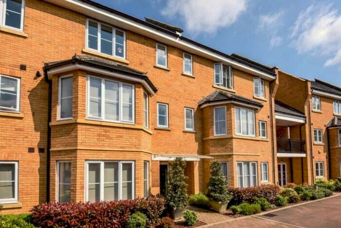 3 Bedroom Apartment To Rent In Bayswater Close, Palmers Green, N13