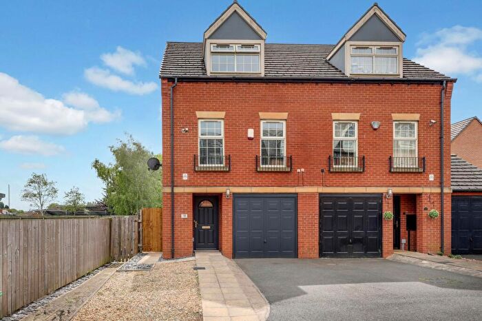 3 Bedroom Semi Detached House For Sale In Lido Close, Nottingham, NG6
