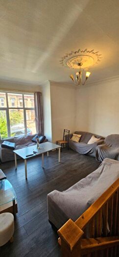 8 Bedroom Terraced House To Rent In Brudenell Avenue, Hyde Park, Leeds, LS6