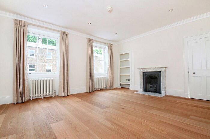 2 Bedroom Town House To Rent In Manchester Street, London, W1U