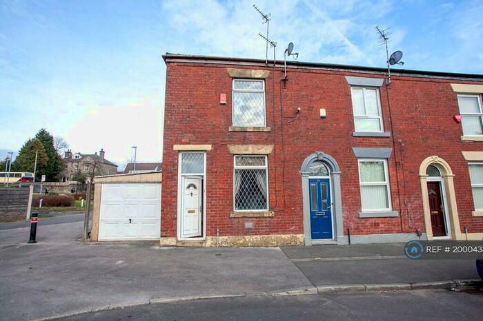 2 Bedroom End Of Terrace House To Rent In Afghan Street, Oldham, OL1
