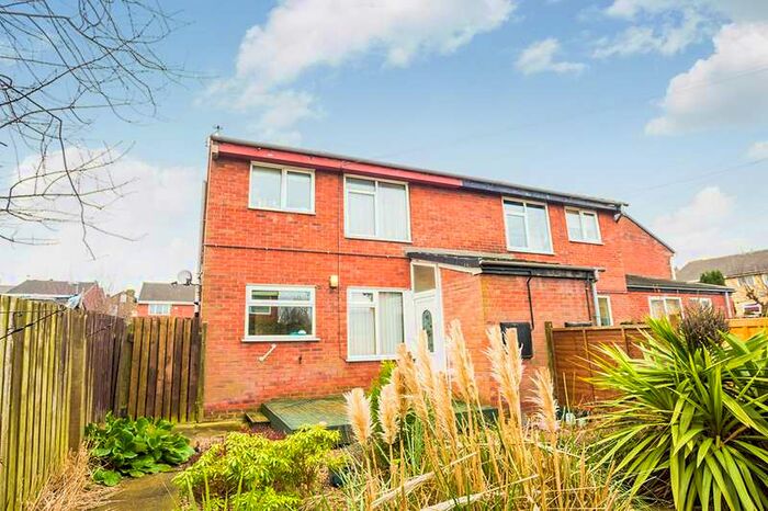 1 Bedroom Maisonette Flat To Rent In Chalner Avenue, Morley, Leeds, LS27