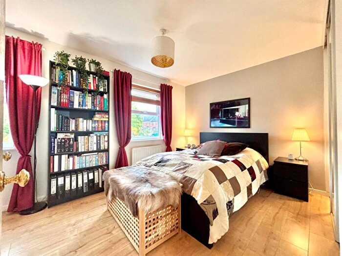 2 Bedroom End Of Terrace House For Sale In Chestnut Square, Leamington Spa, CV32