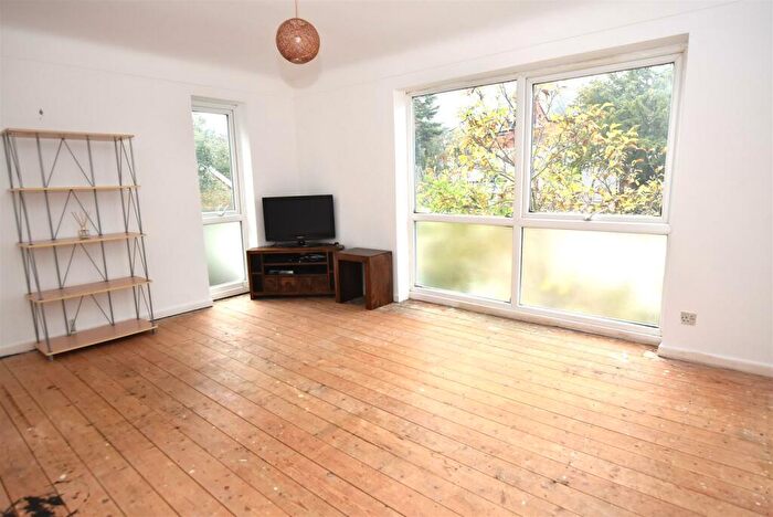 2 Bedroom Apartment For Sale In Westminster Court, Bidston Road, Oxton, CH43