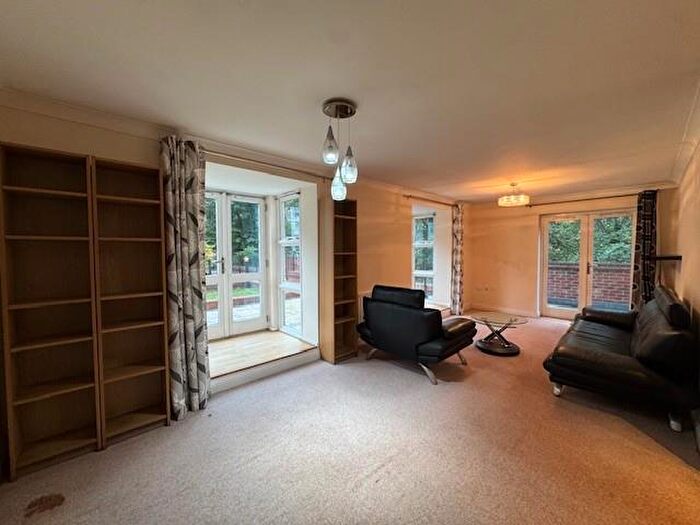 2 Bedroom Flat To Rent In Cottage Close, Harrow, HA2