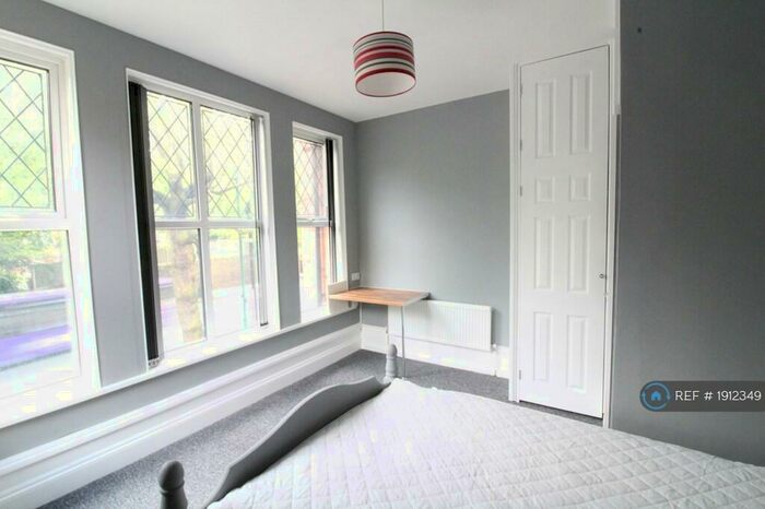 2 Bedroom Flat To Rent In Derby Road, Nottingham, NG7