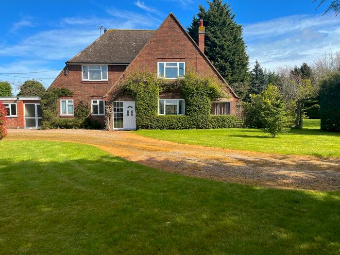 3 Bedroom Detached House To Rent In Winchester Road, Blaby, Leicester, LE8