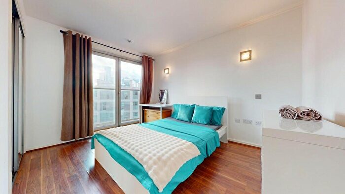 2 Bedroom Flat To Rent In Michigan Building, Biscayne Avenue, London, E14