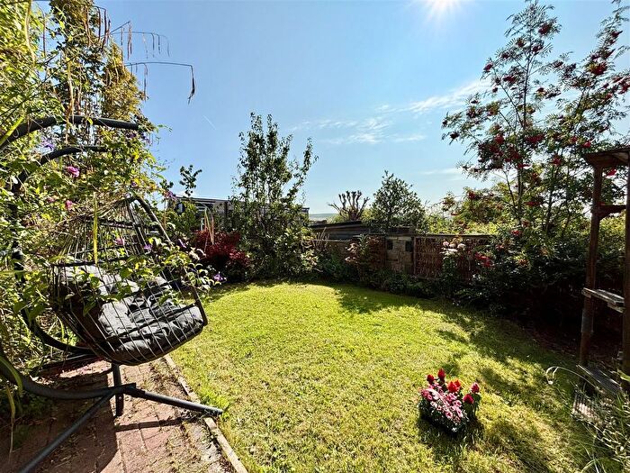 3 Bedroom Detached House For Sale In Longlands Road, New Mills, High Peak, SK22