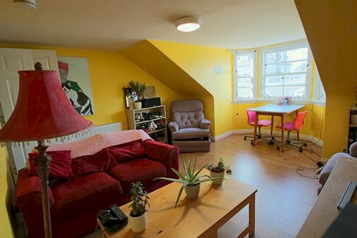 2 Bedroom Flat To Rent In South Tay Street, West End, Dundee, DD1