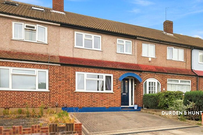 3 Bedroom Terraced House For Sale In Stanley Close, Hornchurch, RM12