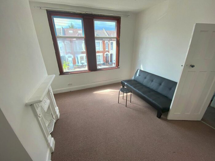 1 Bedroom Flat To Rent In Ashford Road, East Ham, E6