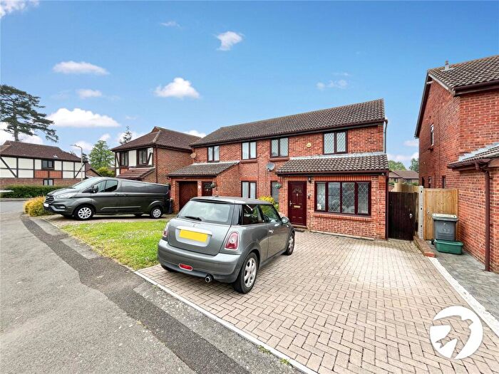 3 Bedroom Semi Detached House To Rent In Bridgewater Place, Leybourne, West Malling, Kent, ME19