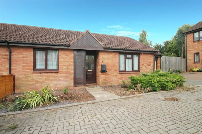 2 Bedroom Semi-Detached Bungalow To Rent In Bingham Close, Emerson Valley, Milton Keynes, MK4