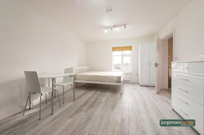 Studio To Rent In Uxbridge Road, Shepherds Bush, W12