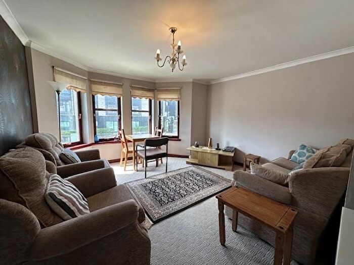 2 Bedroom Flat To Rent In Holburn Street, Aberdeen, AB10
