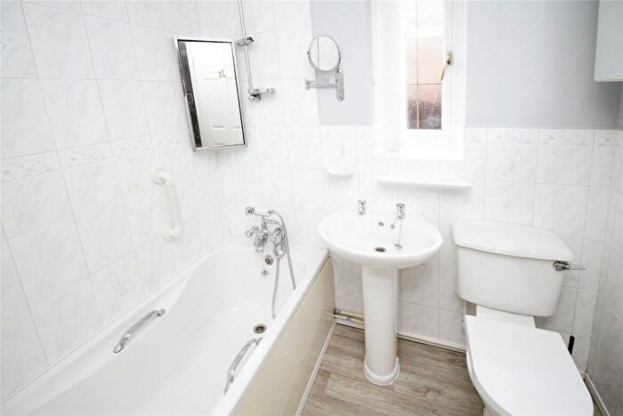 2 Bedroom Bungalow For Sale In The Paddock, Adwick-Le-Street, Doncaster, South Yorkshire, DN6