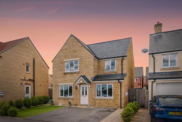 4 Bedroom Detached House For Sale In Townsend Road, Witney, OX29