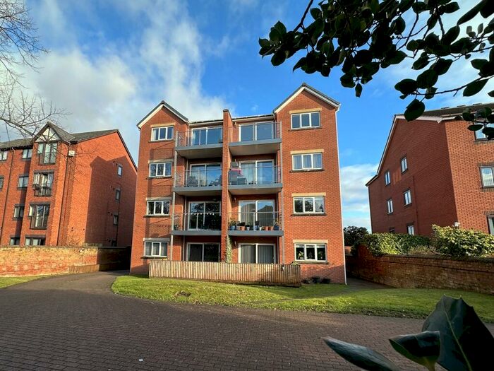 2 Bedroom Penthouse To Rent In Park Avenue, Southport, Merseyside., PR9