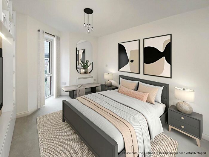 2 Bedroom Apartment For Sale In Unit, Padwell Place, Asylum Road, Southampton, Hampshire, SO15