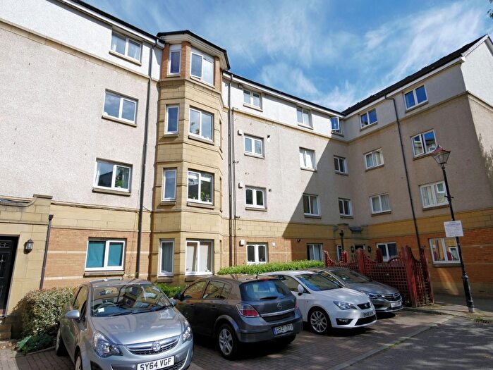 3 Bedroom Flat To Rent In Duff Road, Dalry, Edinburgh, EH11