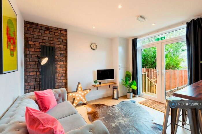 6 Bedroom Semi-Detached House To Rent In Charlton Road, Kingswood, Bristol, BS15