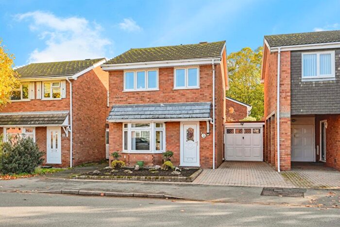 3 Bedroom Detached House For Sale In Sycamore Road, Kingsbury, Tamworth, B78