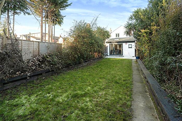 4 Bedroom Detached House For Sale In Mildmay Road, Romford, RM7