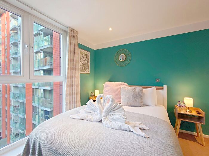 1 Bedroom Flat To Rent In Western Gateway, London, E16