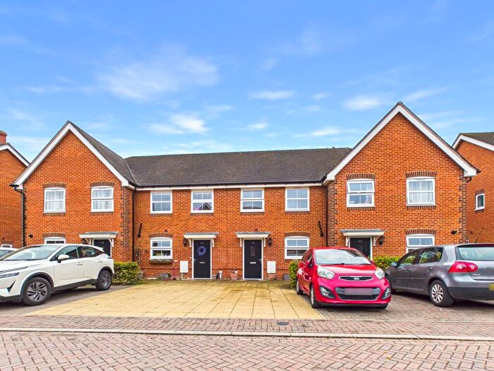 2 Bedroom Terraced House For Sale In Farm Drive, Petersfield, Hampshire, GU31