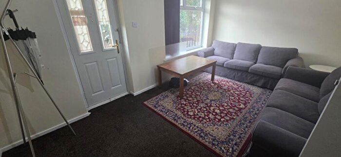 3 Bedroom Terraced House To Rent In Howden Place, Hyde Park, Leeds, LS6