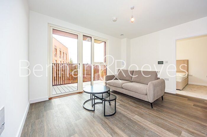 1 Bedroom Flat To Rent In Horn Lane, Acton, W3