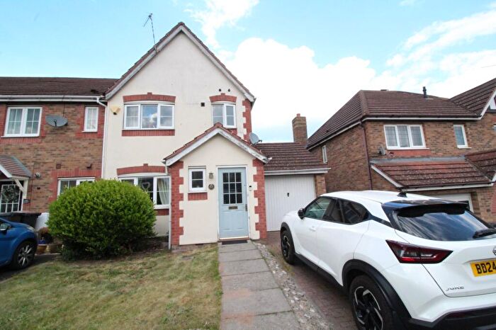 3 Bedroom End Of Terrace House For Sale In Hatters Court, Bedworth, Warwickshire, CV12