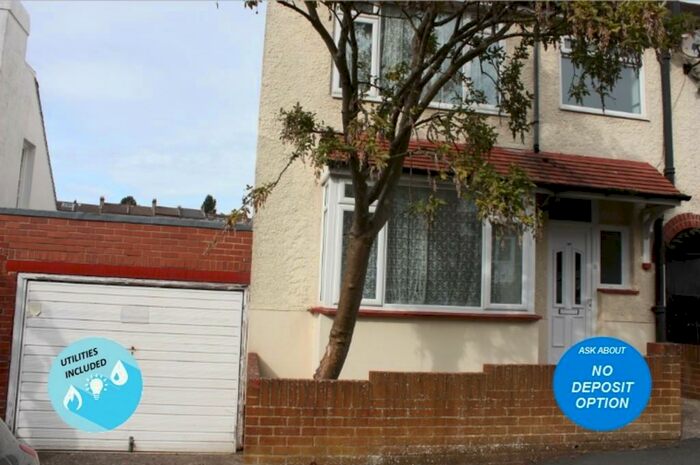 4 Bedroom Semi-Detached House To Rent In Harrington Place, Brighton, BN1