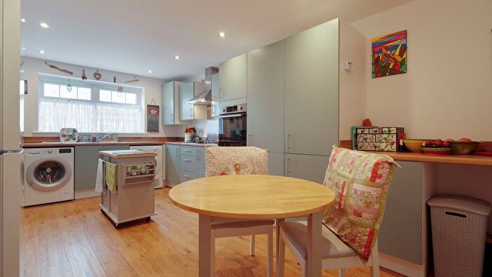 3 Bedroom End Terrace House For Sale In Thorpe Gardens, Doncaster, DN4