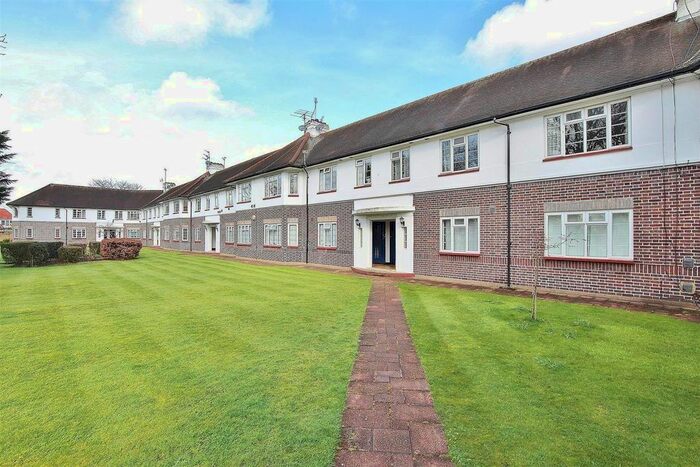 3 Bedroom Flat To Rent In The Brooklands, Eversley Crescent, Isleworth, TW7