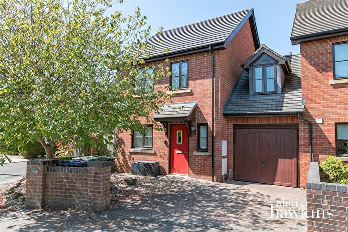 3 Bedroom Link Detached House For Sale In Carrington Gardens, Royal Wootton Bassett, SN4