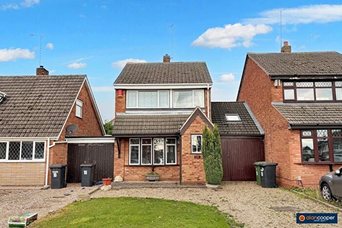 3 Bedroom Link Detached House For Sale In Silver Walk, Glendale, Nuneaton, CV10
