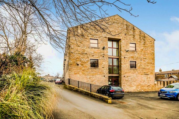 1 Bedroom Apartment To Rent In New Hey Road, Marsh, Huddersfield, West Yorkshire, HD3
