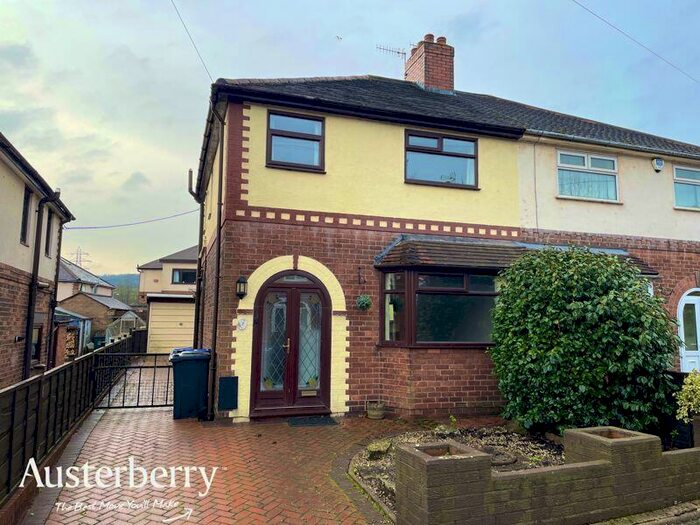 3 Bedroom Semi-Detached House To Rent In Tregew Place, Silverdale, Newcastle-under-Lyme, ST5