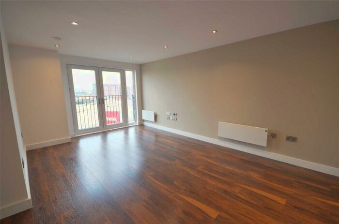 2 Bedroom Apartment To Rent In Wilburn Basin, Block C, Salford, Greater Manchester, M5